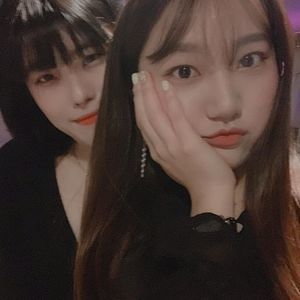 Meet your Posher, Iris